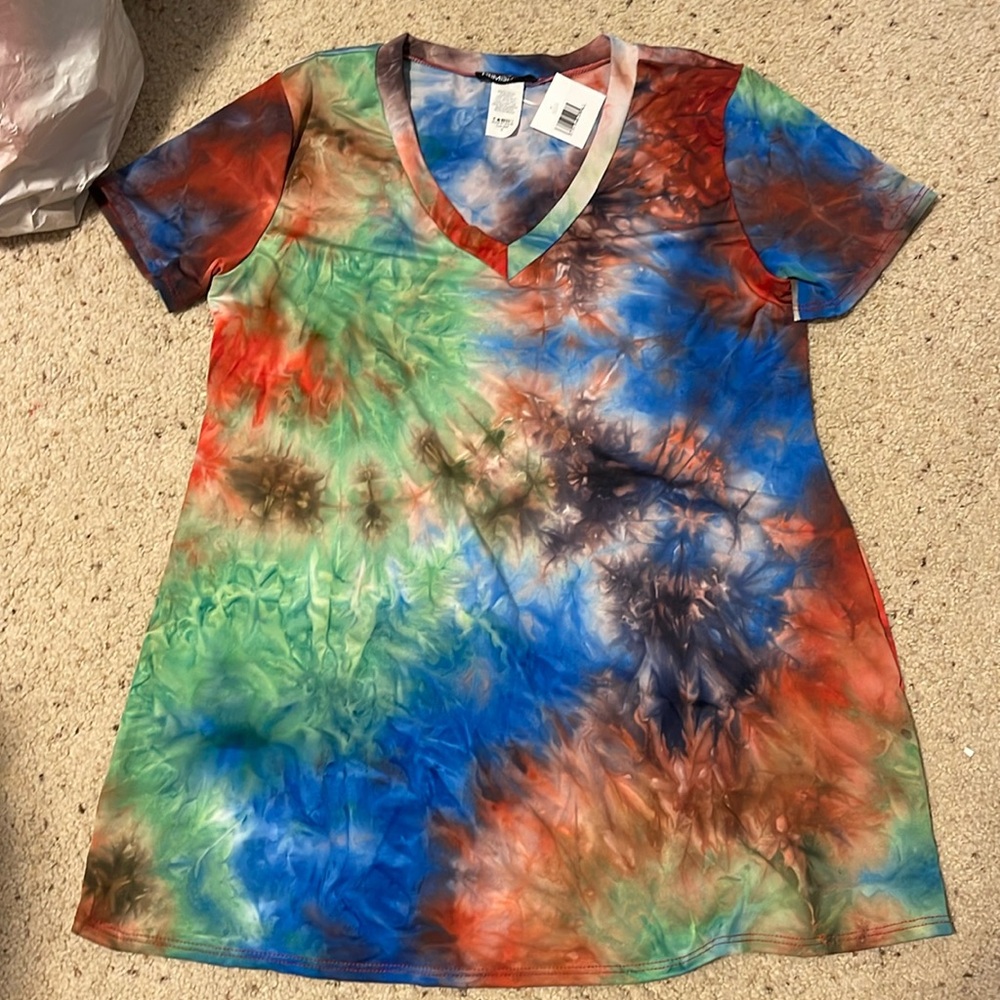 Heimish stretchy tie dye- t shirt, no wrinkle, fall color sz S